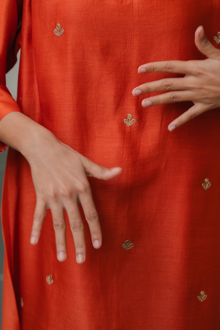 Rust Handloom Chanderi Silk Aari Embroidered Kurta Set by Kajal Agrawal at Pernia's Pop Up Shop