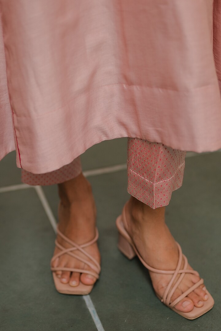 Pink Handloom Chanderi Silk Kurta Set by Kajal Agrawal at Pernia's Pop Up Shop