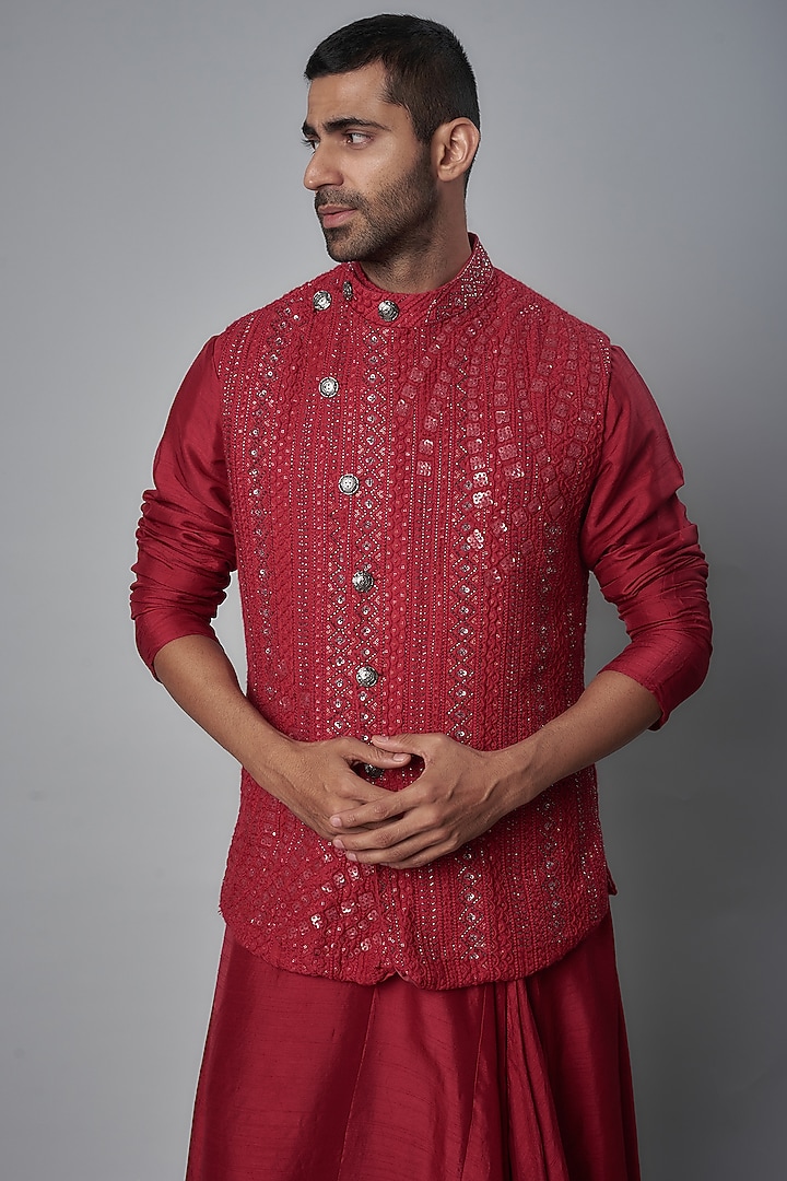 Cherry Red Textured Silk Embroidered Bundi Jacket Set by KSHITIJ CHOUDHARY MEN at Pernia's Pop Up Shop