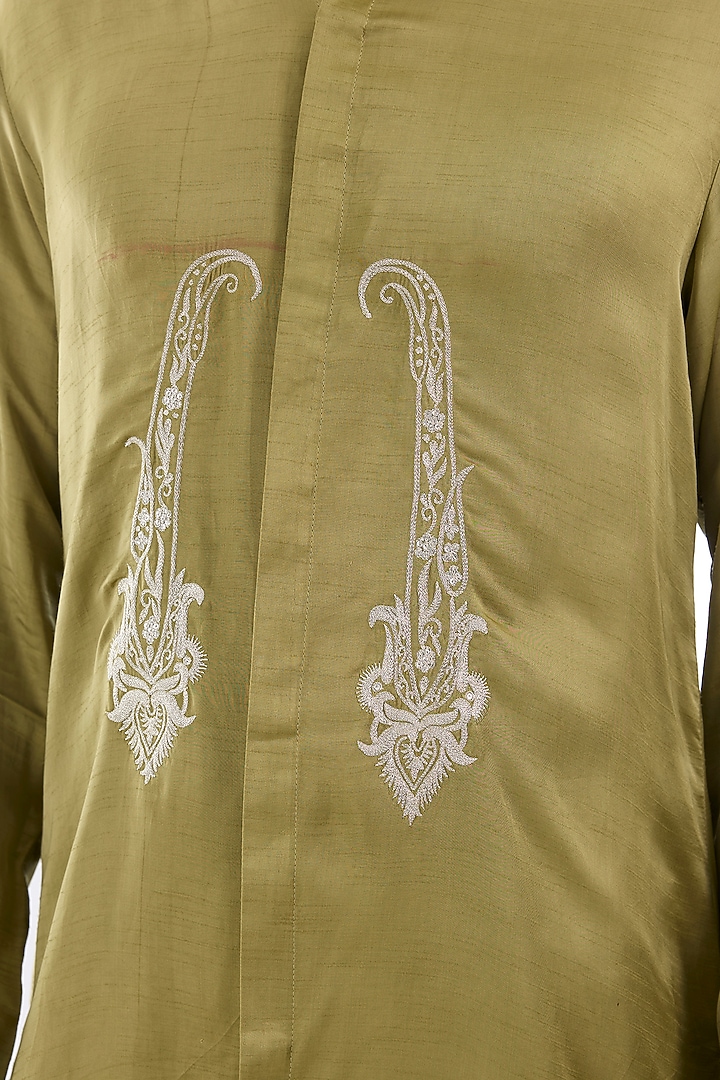 Green Satin Kasab Embroidered Kurta Set by KSHITIJ CHOUDHARY MEN at Pernia's Pop Up Shop