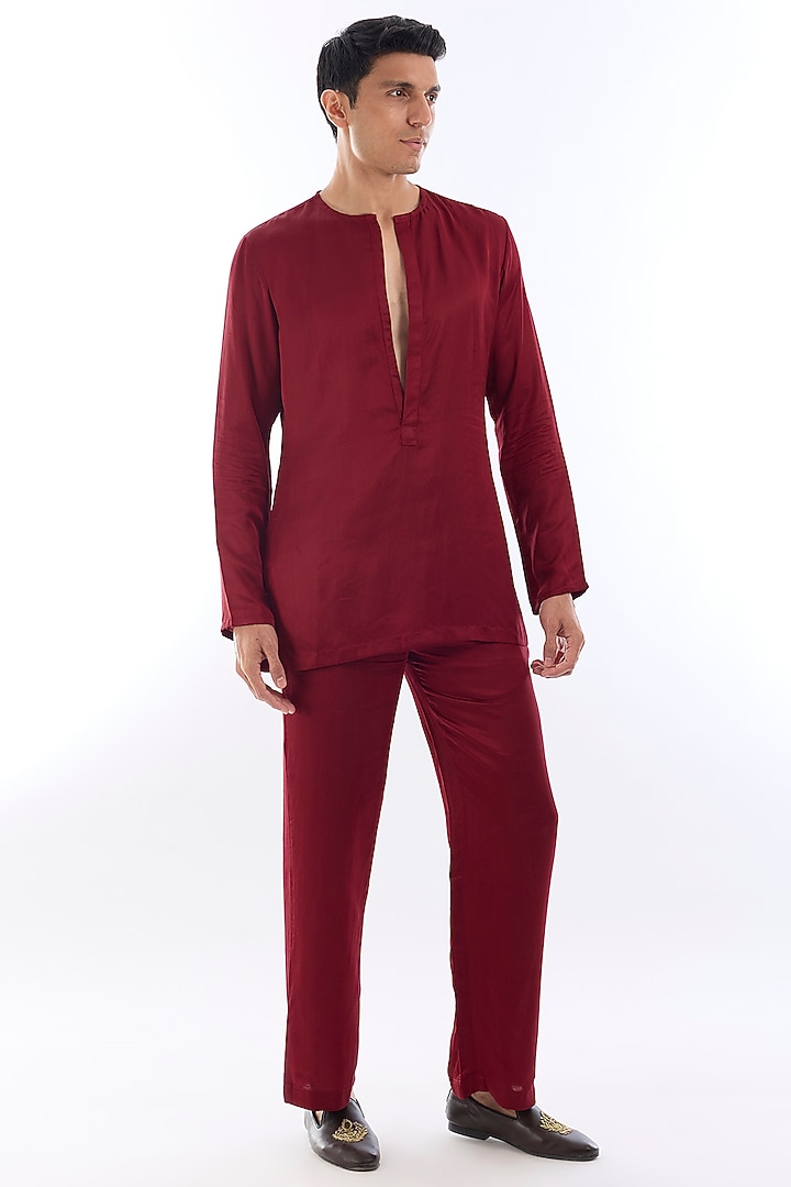 Red Textured Silk Kasab Embroidered Jacket Set by KSHITIJ CHOUDHARY MEN at Pernia's Pop Up Shop
