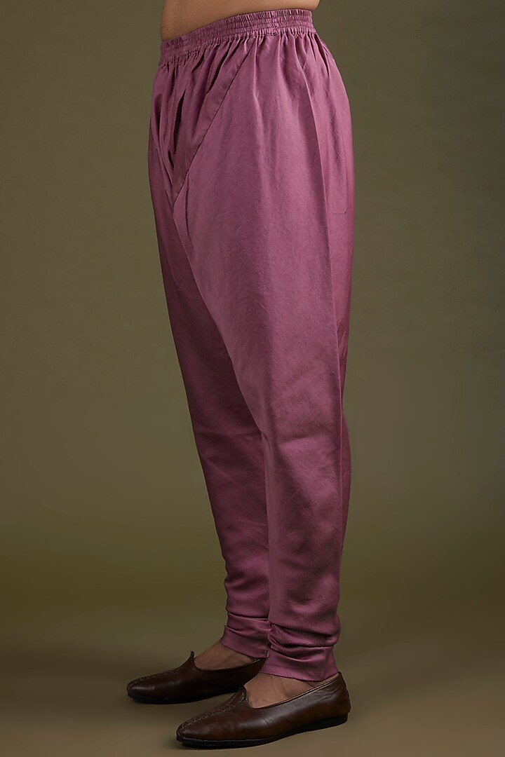 Mauve Georgette Lucknowi Threadwork Kurta Set by KSHITIJ CHOUDHARY MEN at Pernia's Pop Up Shop