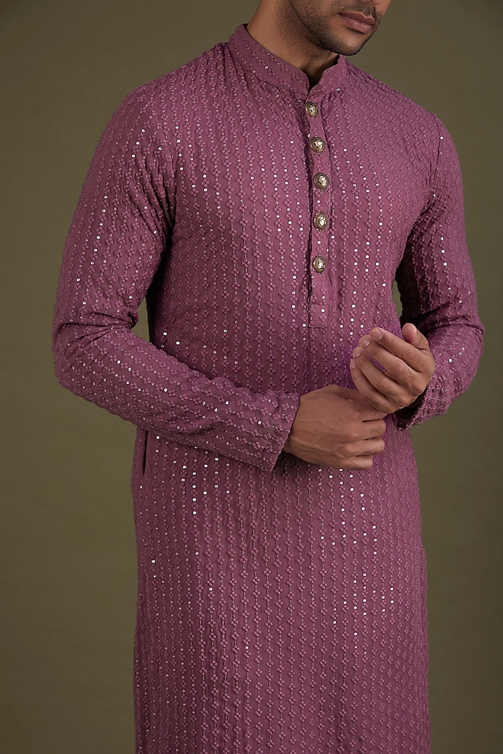 Mauve Georgette Lucknowi Threadwork Kurta Set by KSHITIJ CHOUDHARY MEN at Pernia's Pop Up Shop