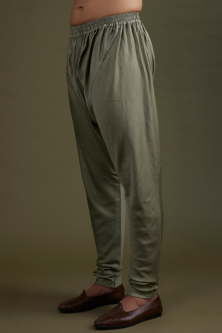 Olive Green Silk Thread Embroidered Kurta Set by KSHITIJ CHOUDHARY MEN at Pernia's Pop Up Shop