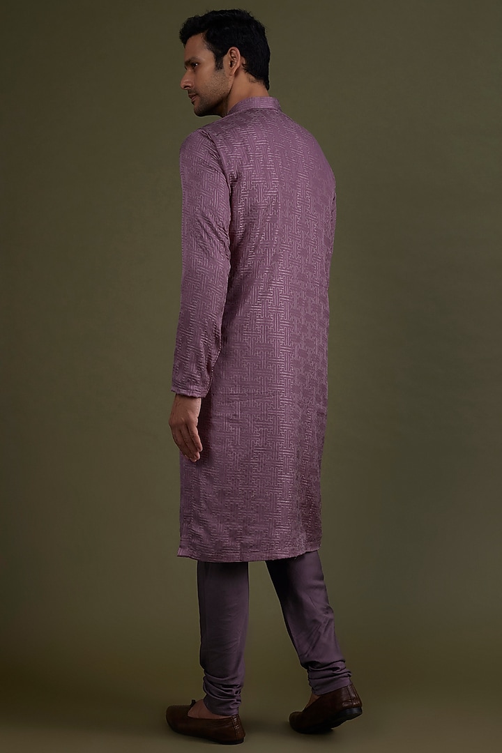 Mauve Silk Thread Embroidered Kurta Set by KSHITIJ CHOUDHARY MEN at Pernia's Pop Up Shop