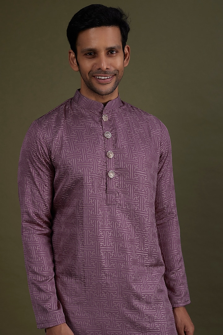 Mauve Silk Thread Embroidered Kurta Set by KSHITIJ CHOUDHARY MEN at Pernia's Pop Up Shop