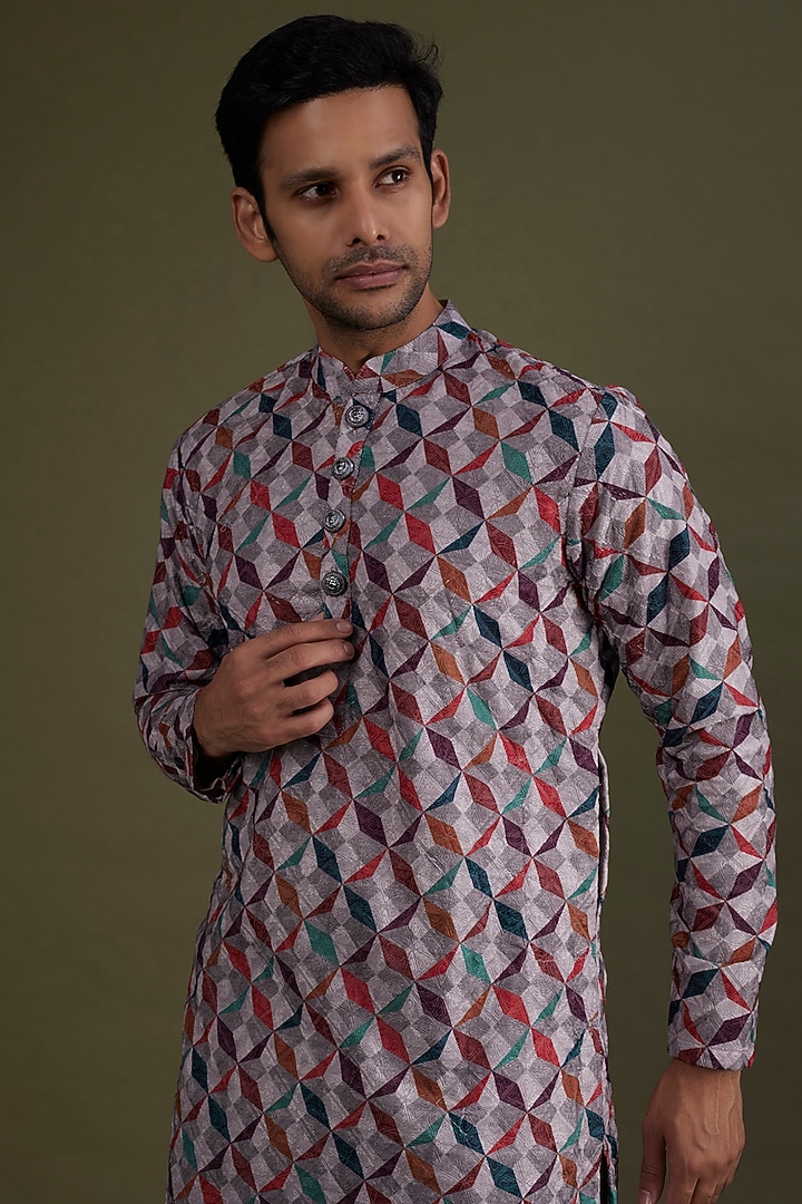 Off-White Cotton Printed & Thread Embroidered Kurta Set by KSHITIJ CHOUDHARY MEN at Pernia's Pop Up Shop
