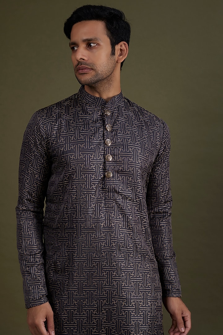 Charcoal Grey Embroidered Kurta Set by KSHITIJ CHOUDHARY MEN at Pernia's Pop Up Shop