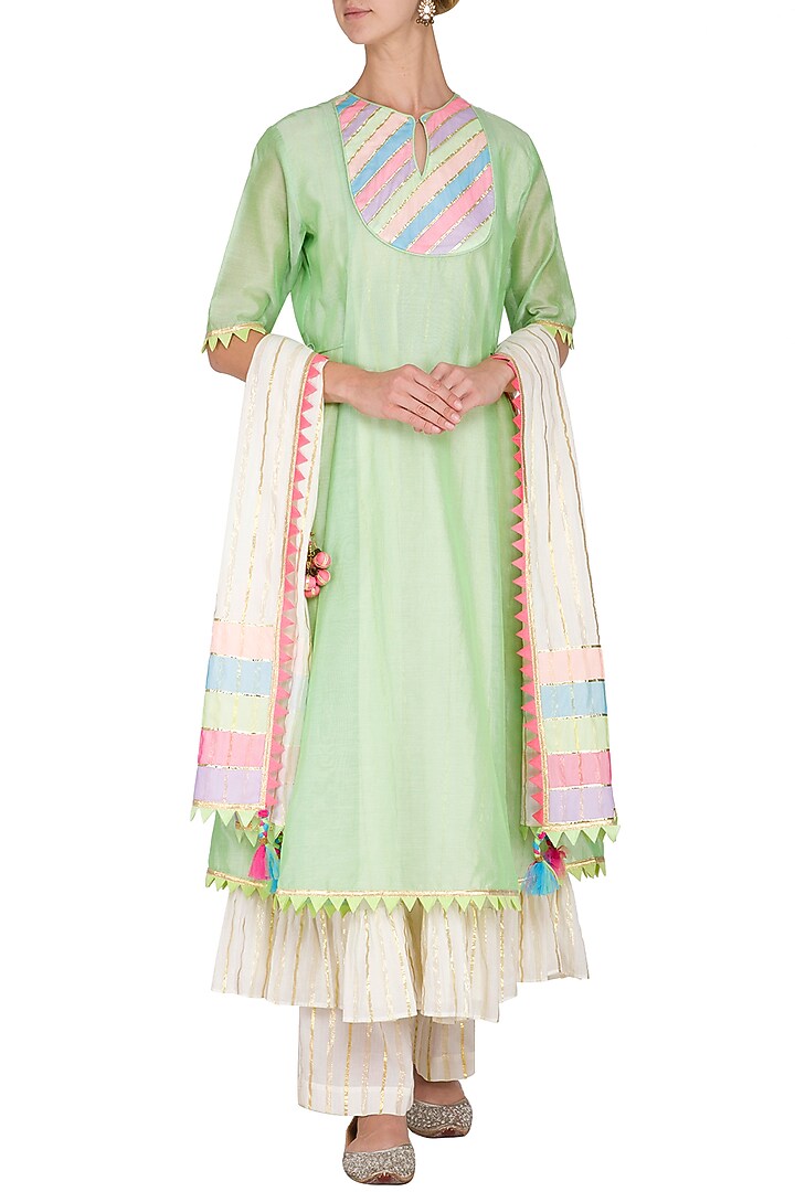 Green Embellished Kurta Set by Kanika J Singh at Pernia's Pop Up Shop