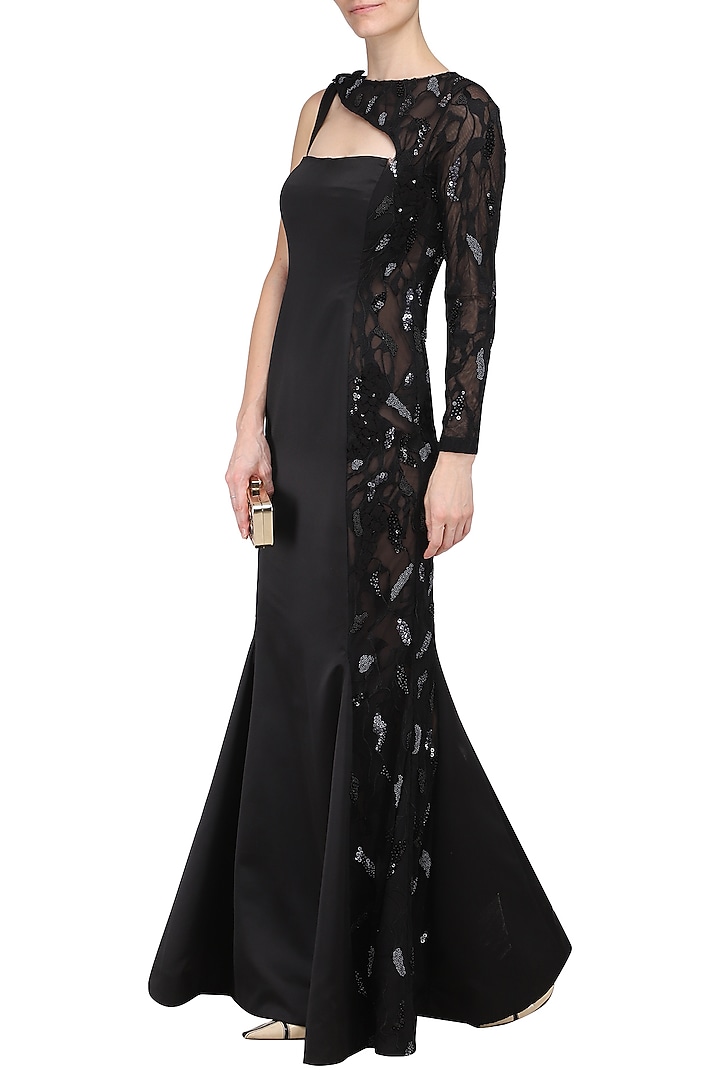 Black embroidered gown available only at Pernia's Pop Up Shop.