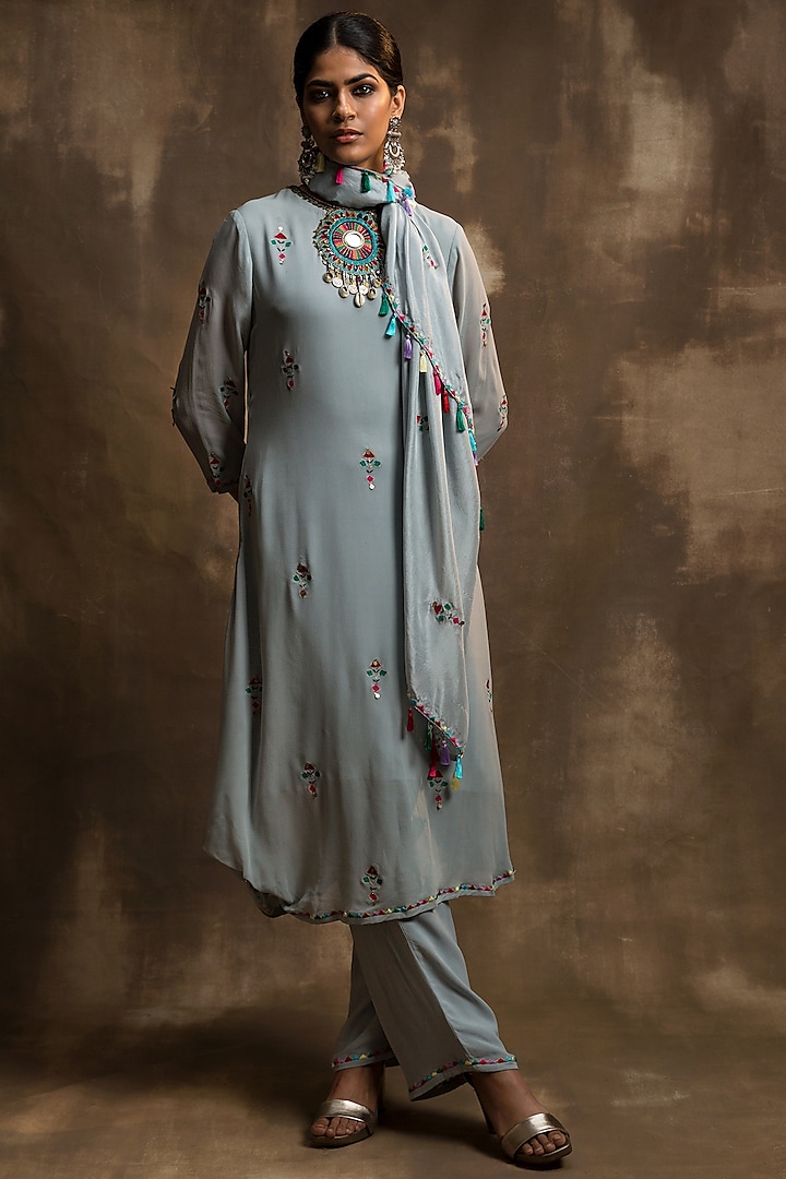 Grey Hand Embroidered Draped Kurta Set by Karishma Khanduja Bareilley at Pernia's Pop Up Shop