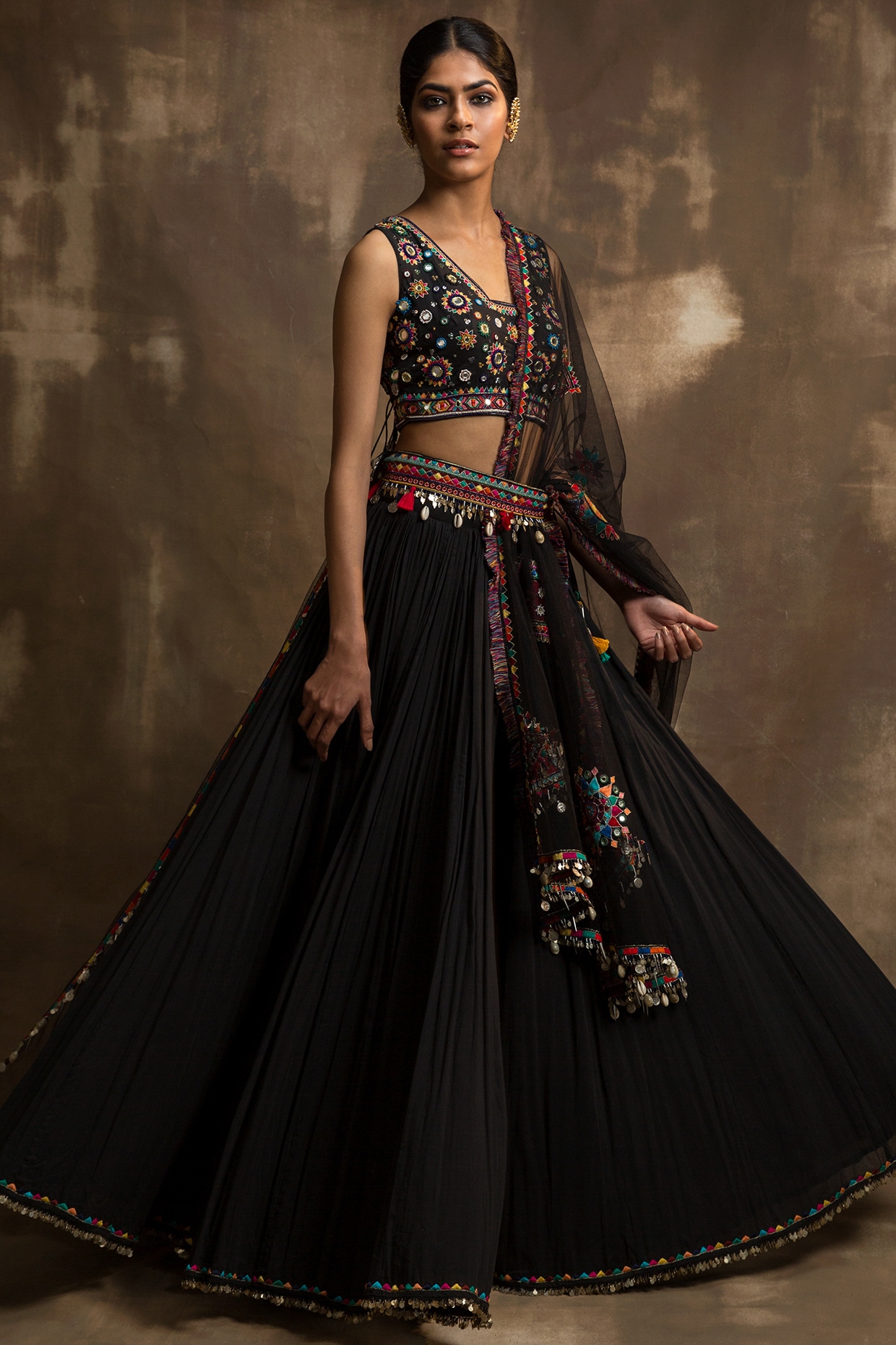 Karishma kapoor store sabyasachi lehenga online