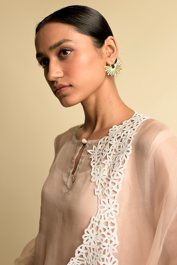 Salmon Pink Organza Kurta Set by Karishma Khanduja Bareilley at Pernia's Pop Up Shop