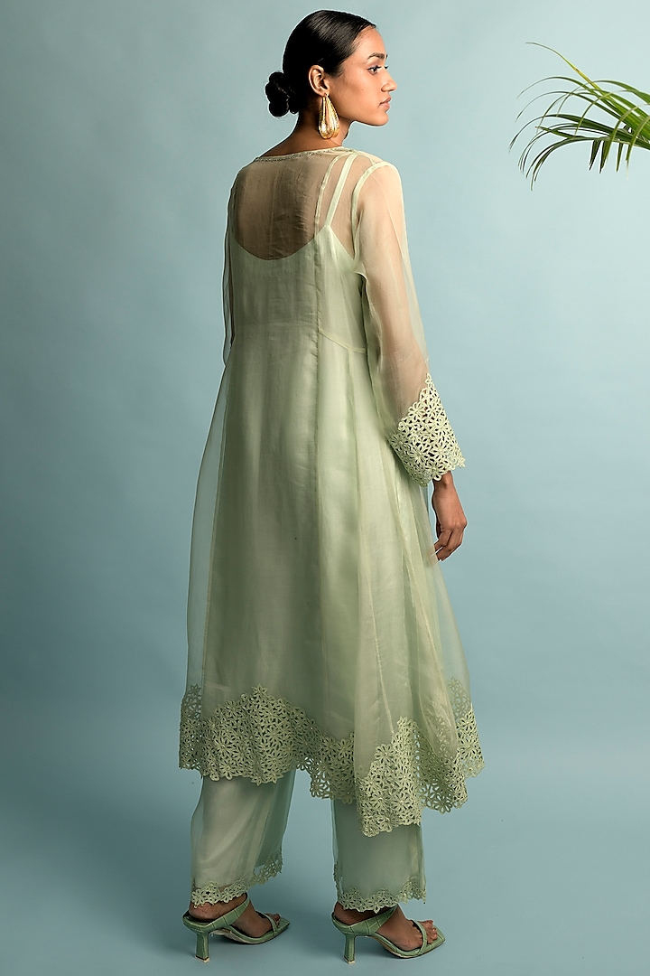 Green Organza Kurta Set by Karishma Khanduja Bareilley at Pernia's Pop Up Shop
