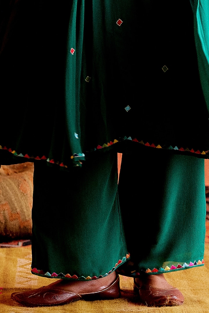 Green Georgette Embroidered Pleated Wedding Anarkali Set by Karishma Khanduja Bareilley at Pernia's Pop Up Shop