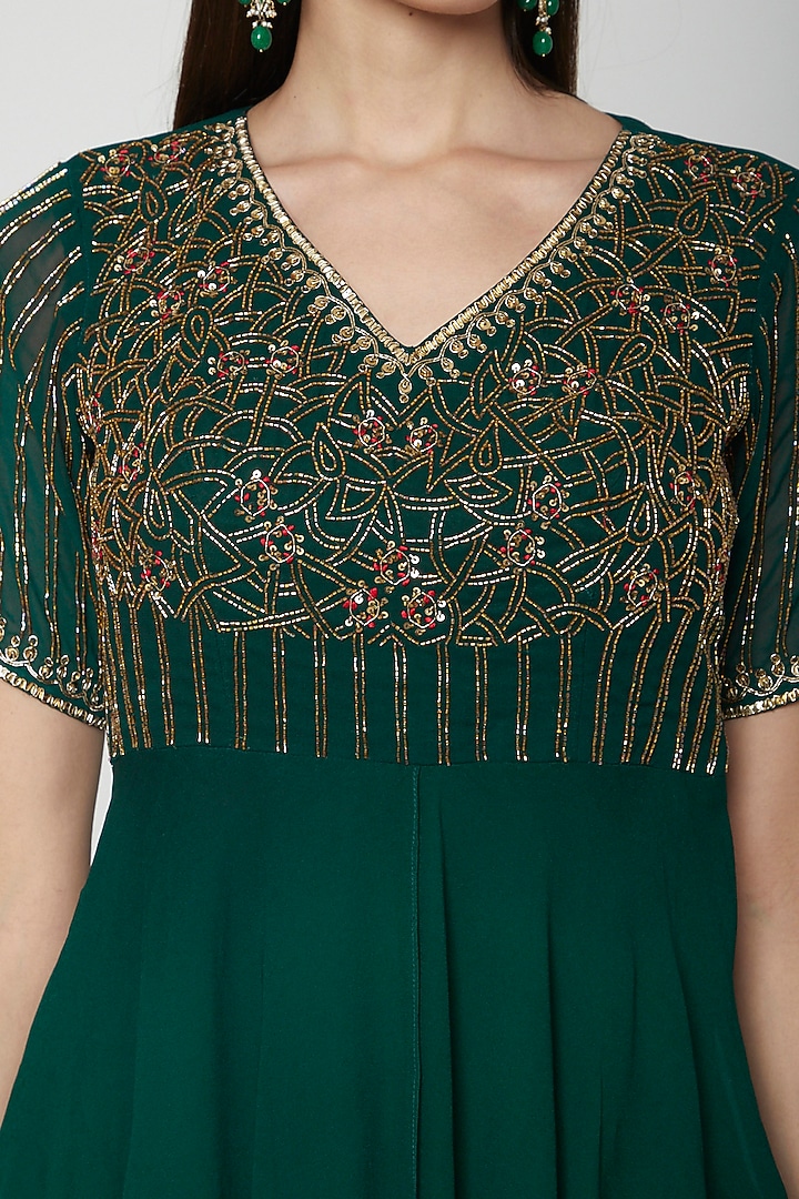 Emerald Green Hand Embroidered Kurta Set by Kakandora at Pernia's Pop Up Shop