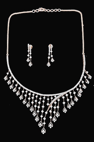 14kt White Gold Finish Diamond Necklace Set by karan kothari jewellers