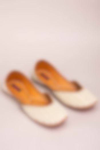 Ivory Leather Handcrafted Juttis by Kasually Klassy
