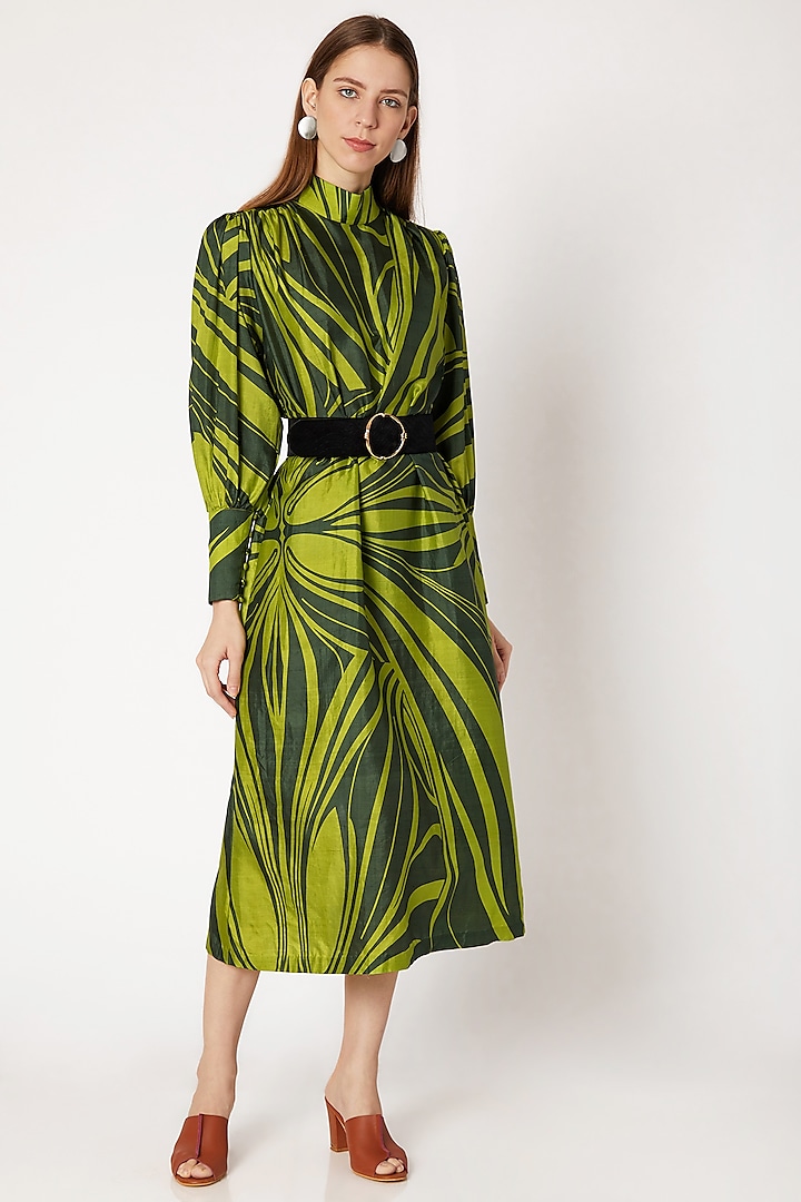 Emerald Green Printed Midi Dress Design by Kritika Murarka at Pernia's ...