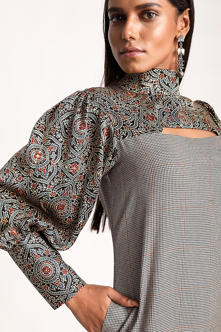 Black Printed Midi Vacation Dress by Kritika Murarka at Pernia's Pop Up Shop
