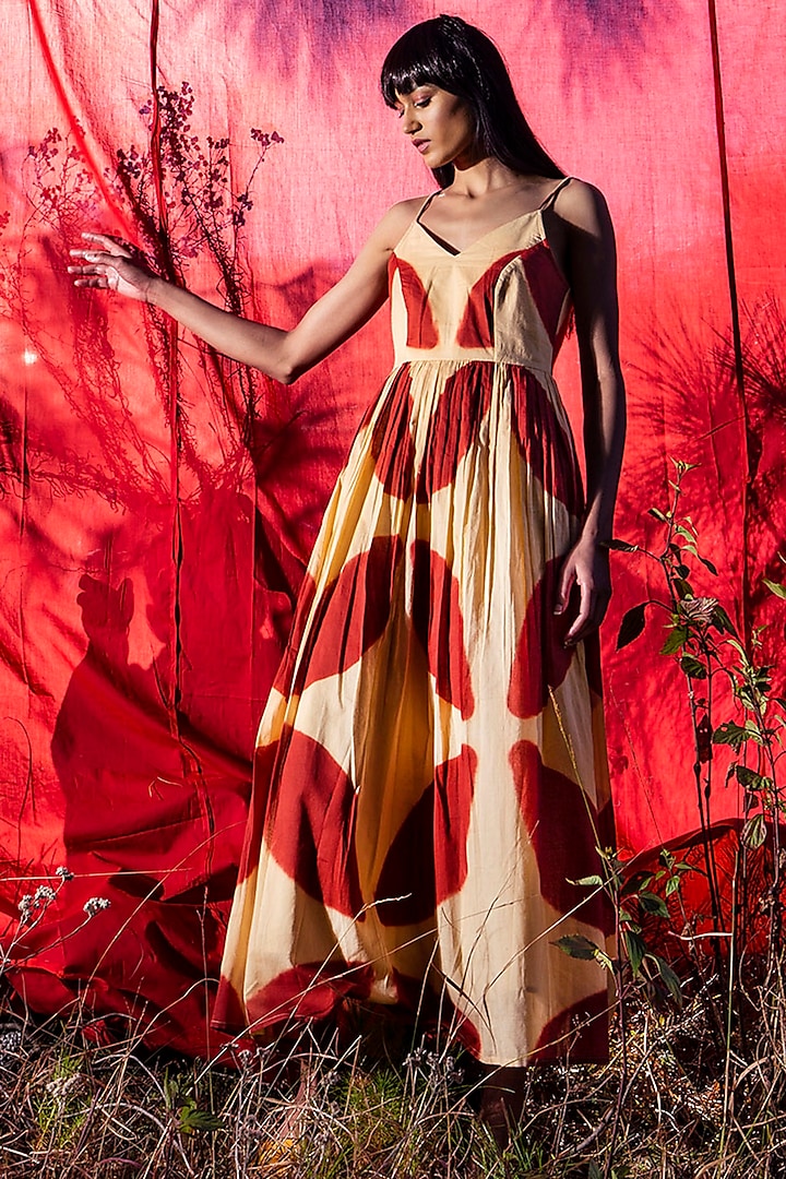 Scarlet & Beige Dyed Maxi Dress by Khara Kapas