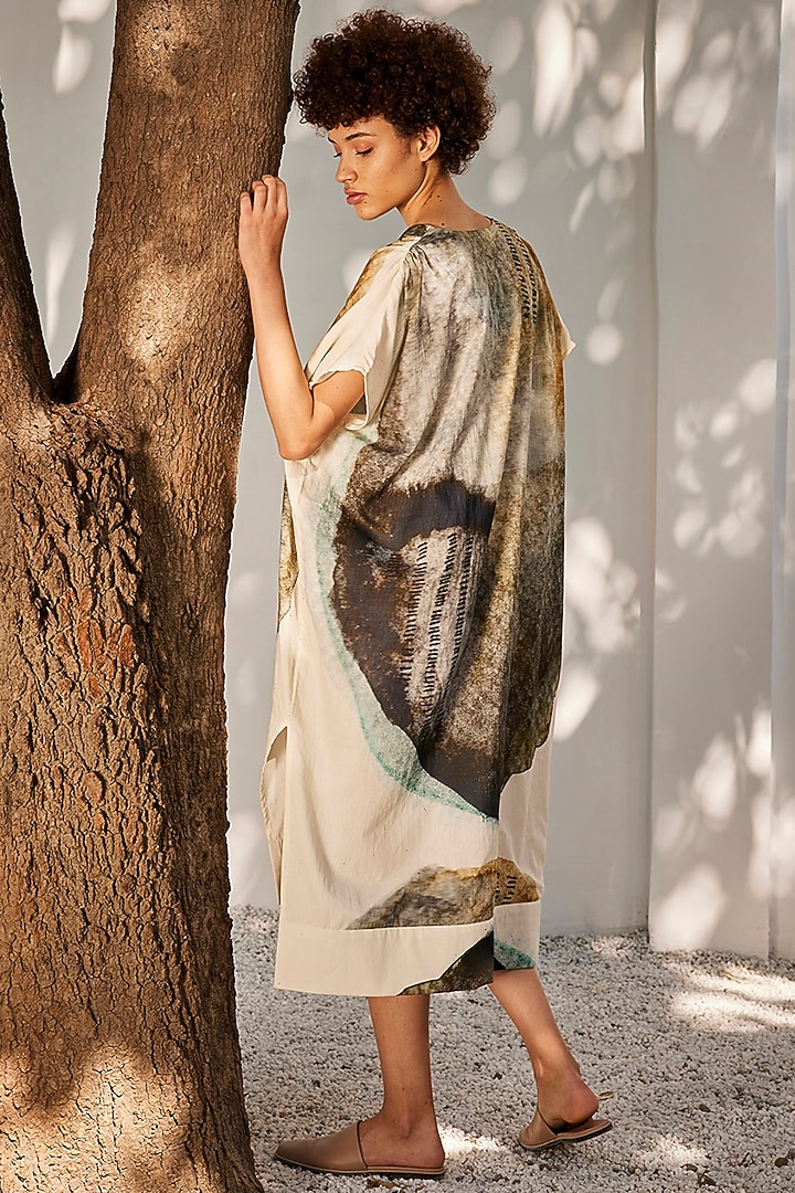 Off-White Mulmul Cotton Handcrafted Kaftan Dress by Khara Kapas at Pernia's Pop Up Shop