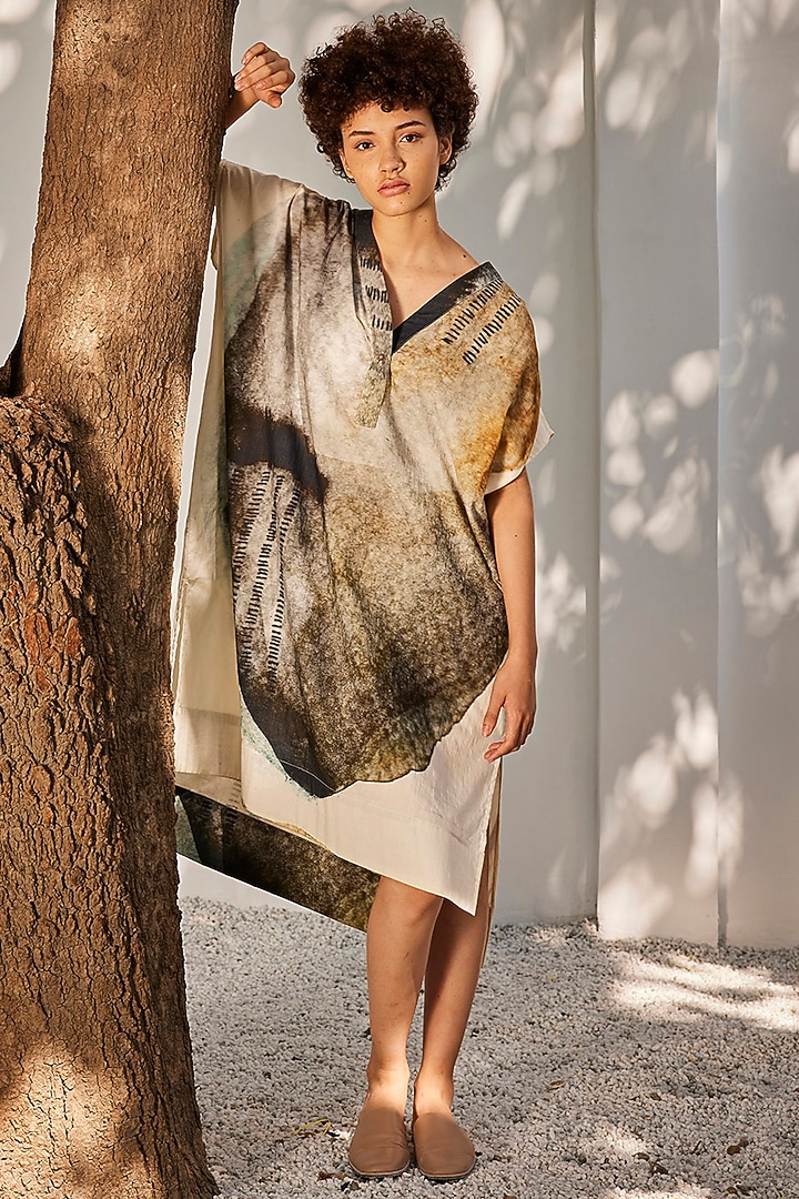 Off-White Mulmul Cotton Handcrafted Kaftan Dress by Khara Kapas at Pernia's Pop Up Shop