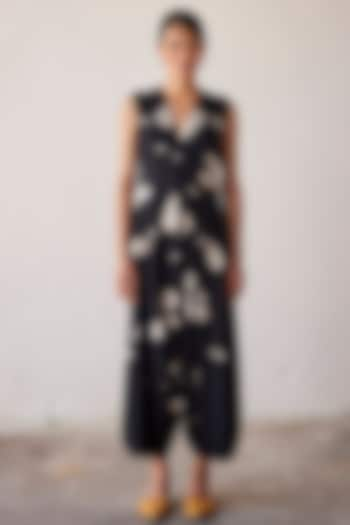 Black Mul Cotton Printed Handcrafted Jumpsuit by Khara Kapas at Pernia's Pop Up Shop