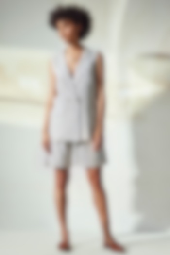 Off-White & Grey Co-ord Set by Khara Kapas at Pernia's Pop Up Shop