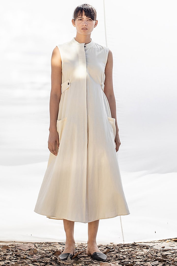 Off White Midi Dress With Kangaroo Pockets by Khara Kapas