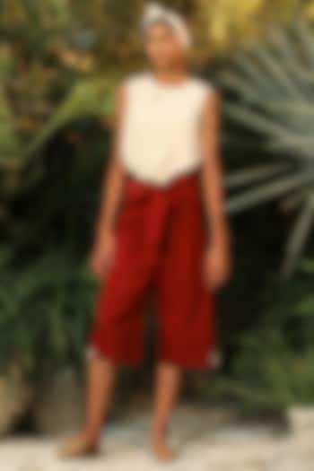 Maroon Poplin Cropped Trousers by Khara Kapas