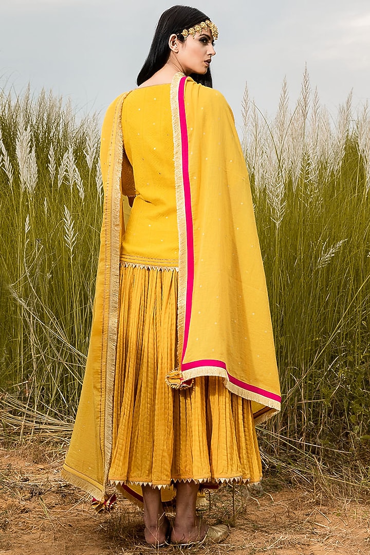 Mustard Gharara Set With Gota Detailing by Khara Kapas at Pernia's Pop Up Shop