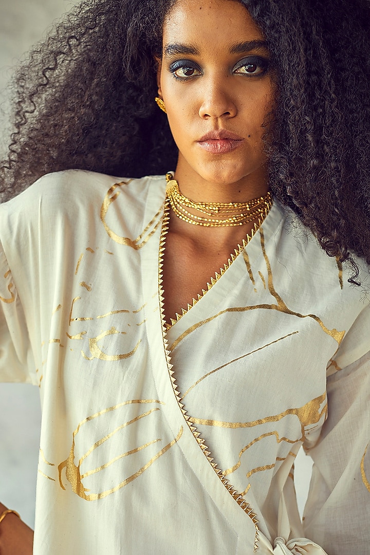 White Printed Kurta Set by Khara Kapas at Pernia's Pop Up Shop