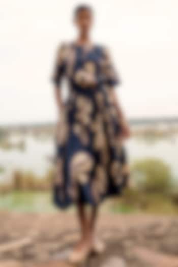 Blue Mul Lino Printed Co-Ord Set by Khara Kapas at Pernia's Pop Up Shop