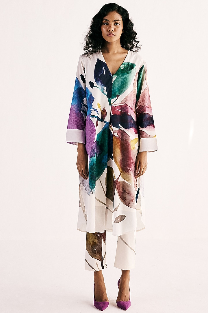 Off-White Cotton Mul Floral Printed Co-Ord Set by Khara Kapas at Pernia's Pop Up Shop