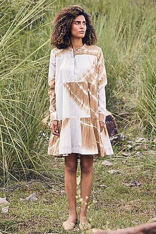 White & Beige Tie-Dye Printed Tiered Dress by Khara Kapas