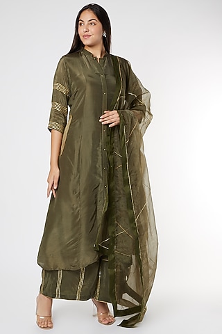 Mehendi Green Silk & Cotton Embroidered Kurta Set by KALAKARI BY AKANKSHA