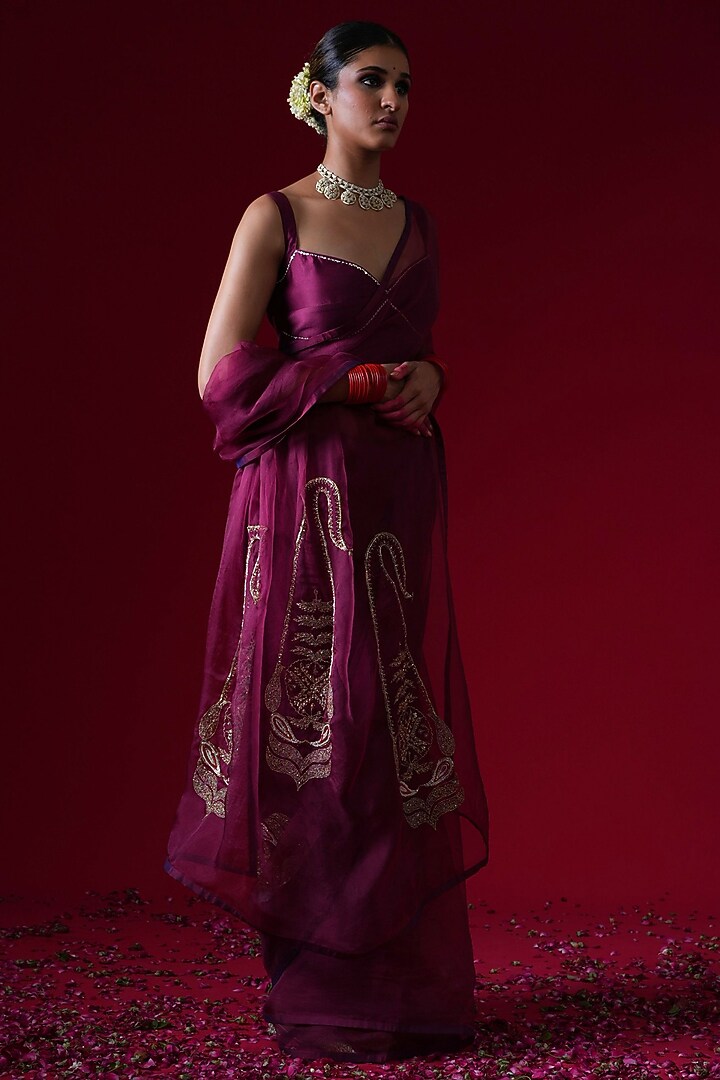 Burgundy Organza Hand & Machine Embroidered Party Wear Saree Set by KALAKARI BY AKANKSHA at Pernia's Pop Up Shop