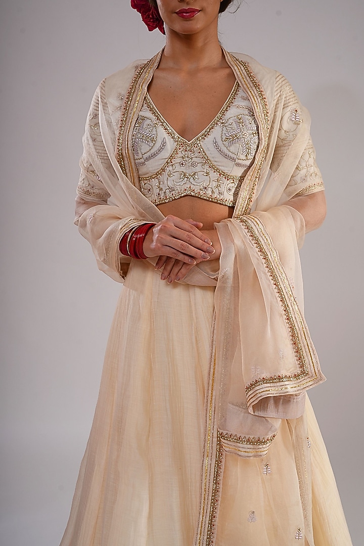 Ivory Silk Chanderi Machine Embroidered Kalidar Wedding Lehenga Set by KALAKARI BY AKANKSHA at Pernia's Pop Up Shop