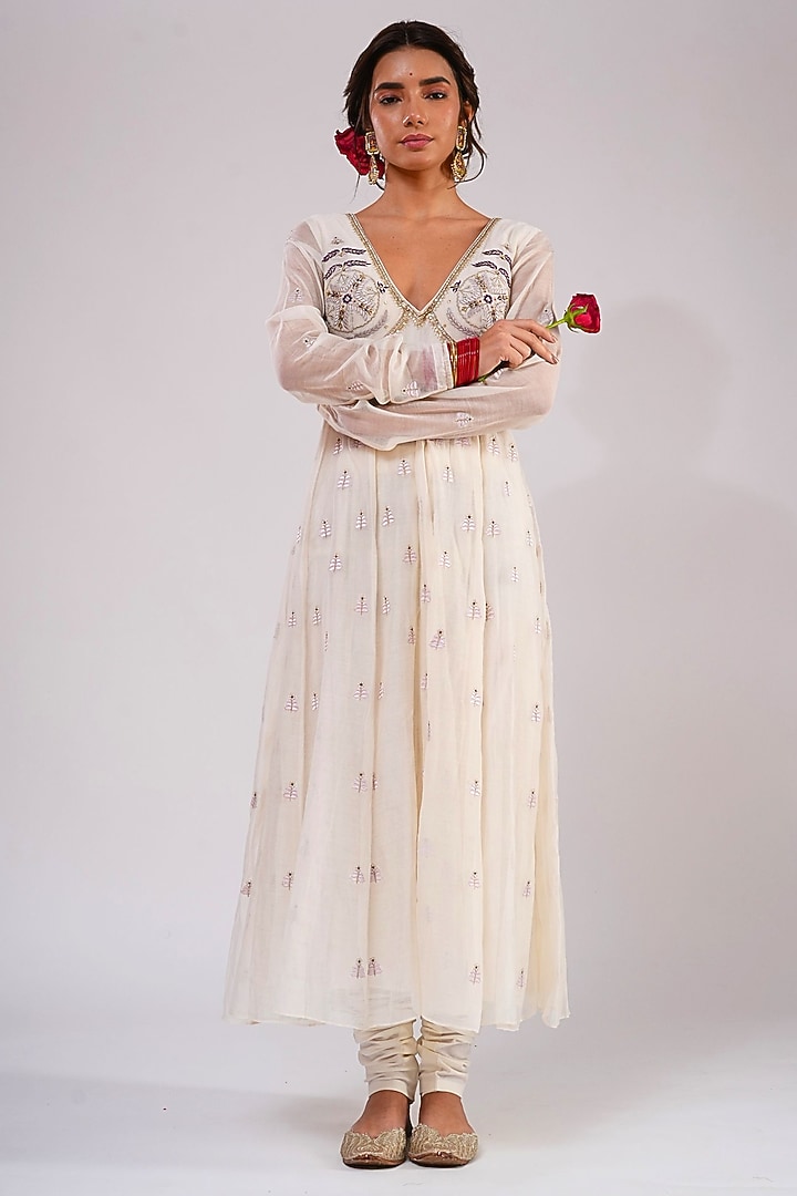 Ivory Silk Chanderi Hand & Machine Embroidered Party Wear Anarkali Set by KALAKARI BY AKANKSHA at Pernia's Pop Up Shop