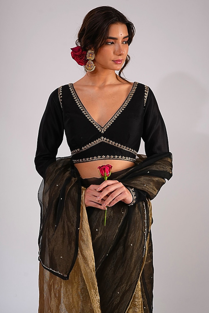 Black & Gold Silk Organza Tissue Hand Embroidered Party Wear Saree Set by KALAKARI BY AKANKSHA at Pernia's Pop Up Shop
