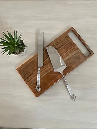 Silver Stainless Steel Cake Server Set (Set of 2) by Kaksh studio