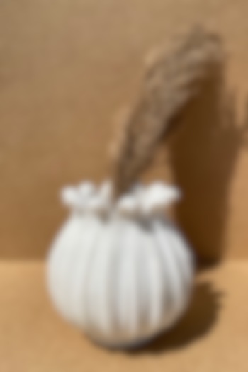 White Vase In Marble by Kaksh studio