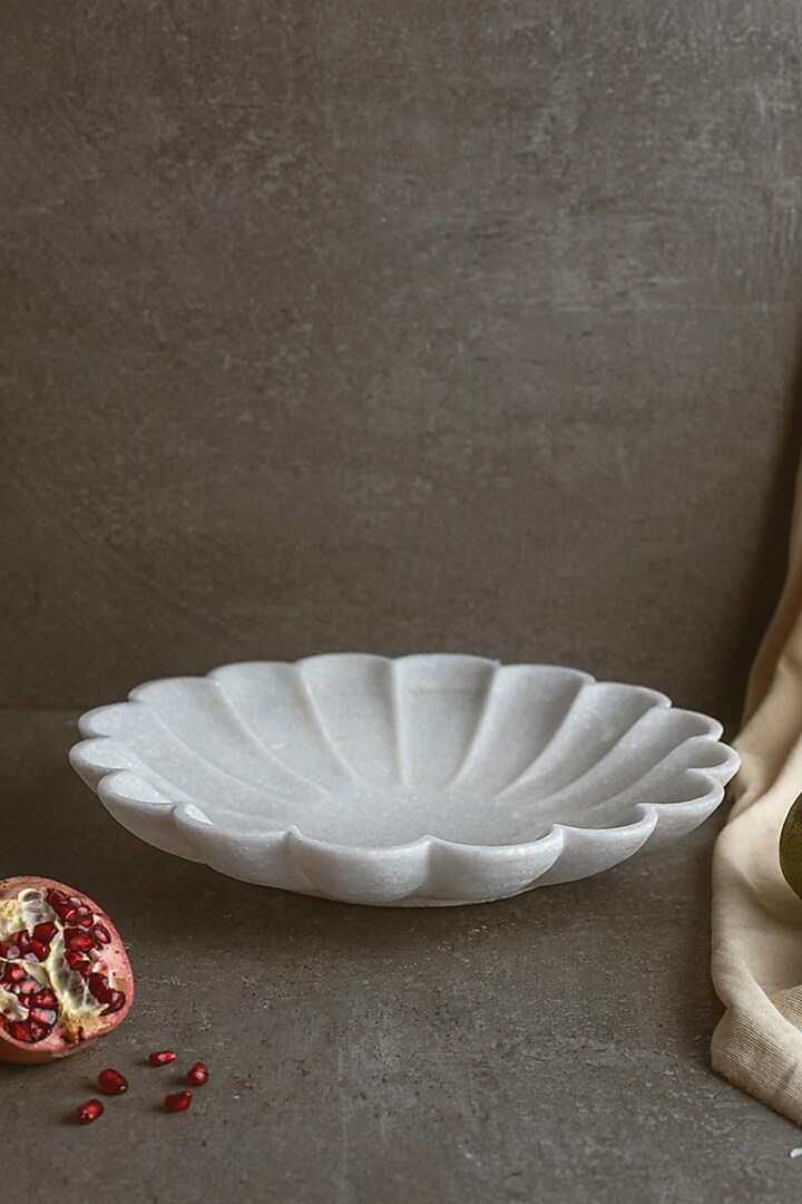 White Marble Platter by Kaksh studio at Pernia's Pop Up Shop