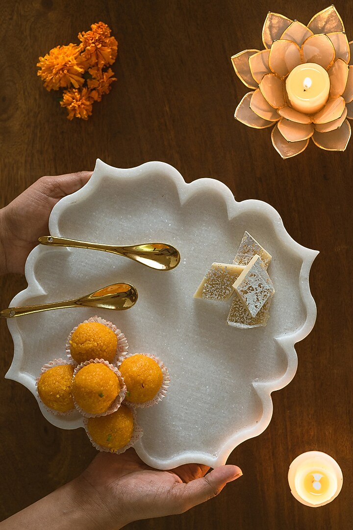 White Marble Small Tray by Kaksh studio at Pernia's Pop Up Shop
