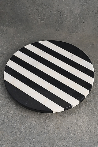 White & Black Alabaster Cake Platter by Kaksh studio