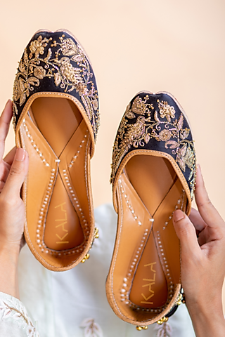 Black Embroidered Juttis by Kala India