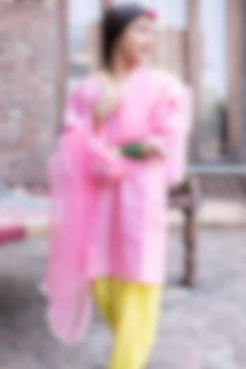 Peach Pink Chanderi 3D Floral Hand Embroidered Kurta Set For Girls by Klistel at Pernia's Pop Up Shop