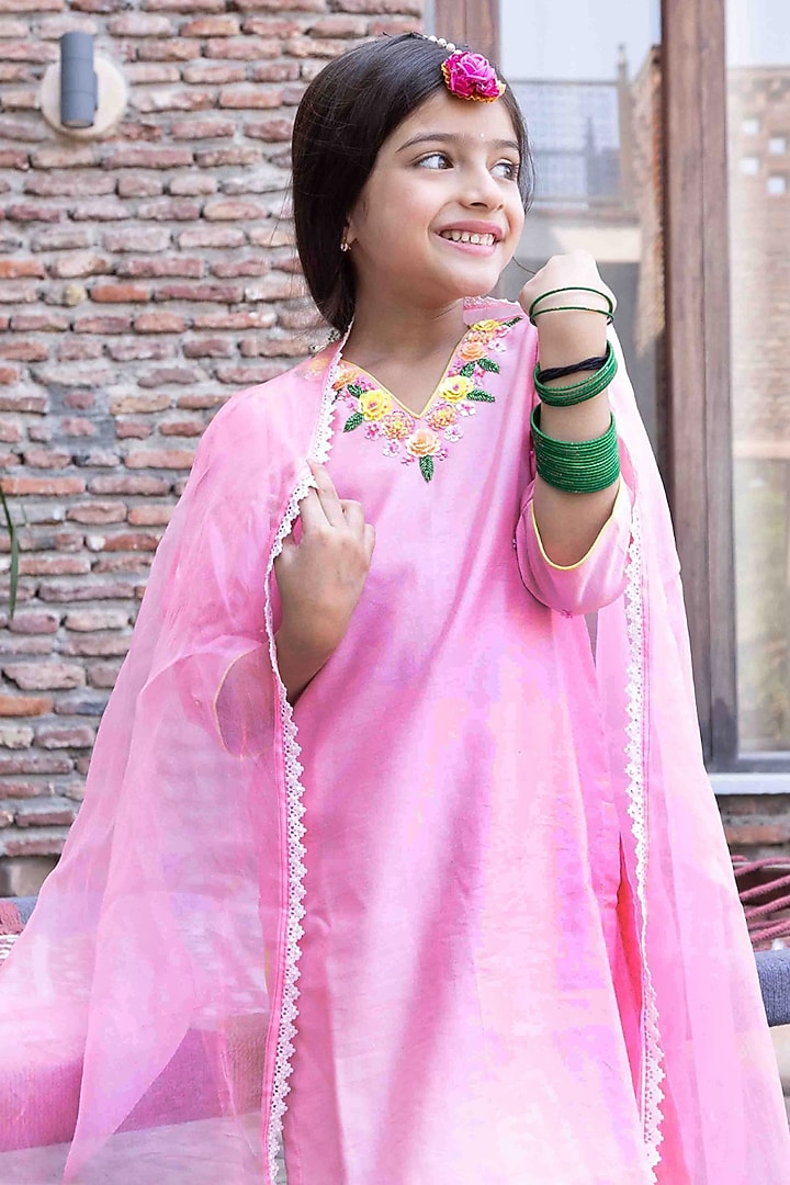Peach Pink Chanderi 3D Floral Hand Embroidered Kurta Set For Girls by Klistel at Pernia's Pop Up Shop