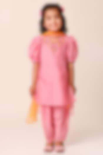 English Peach Chanderi Floral Sequin Embellished Kurta Set For Girls by Klistel at Pernia's Pop Up Shop